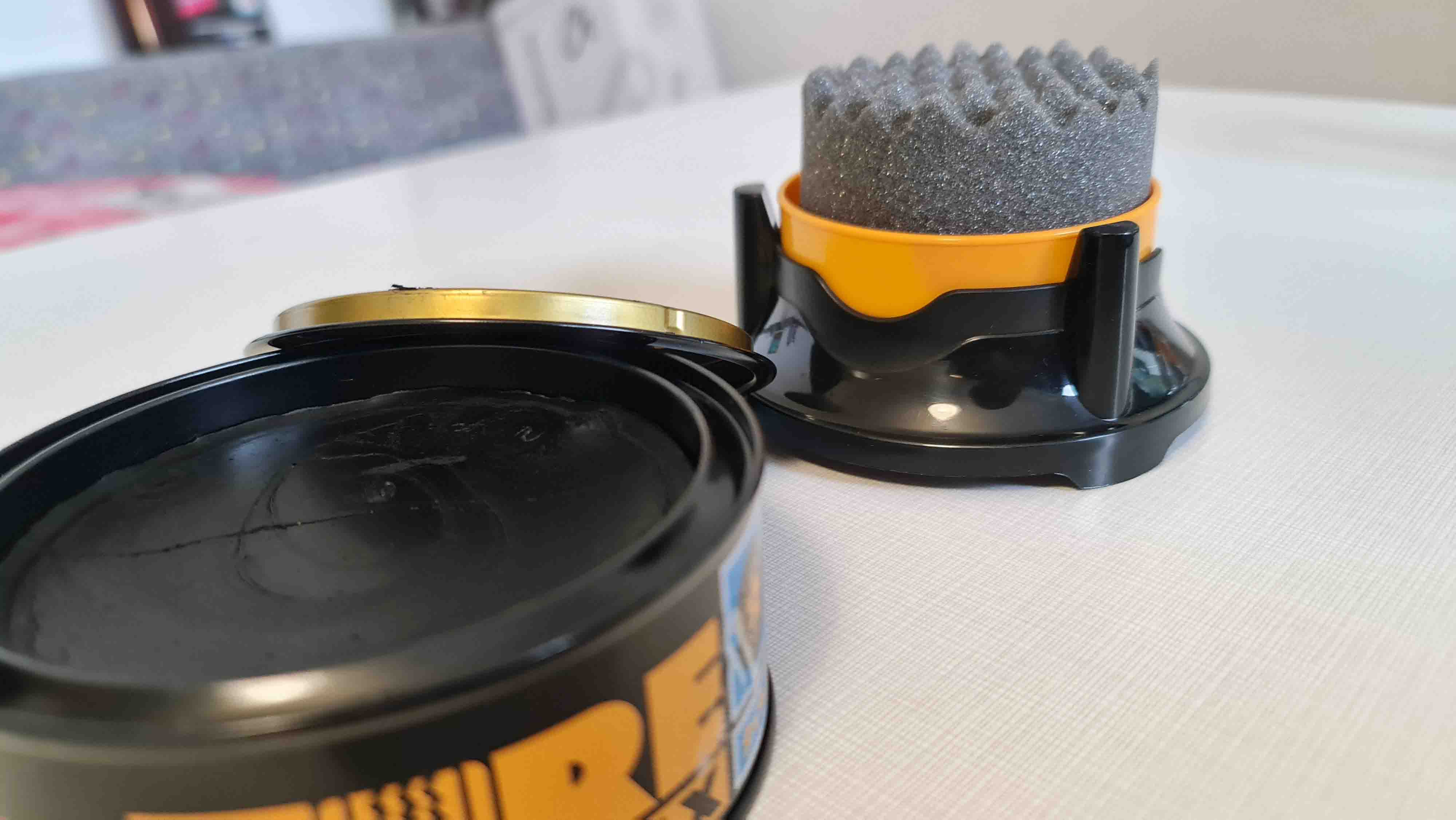 tire black wax tuhy vosk  na pneu