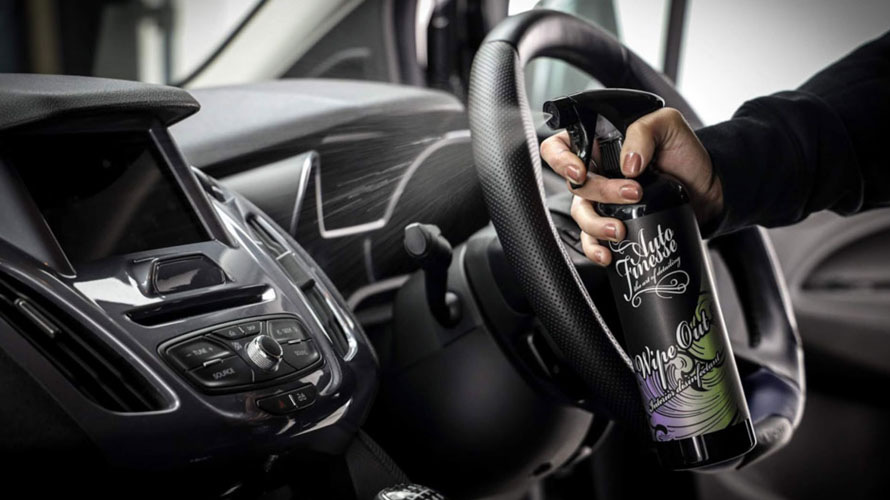 Auto Finesse Wipe Out - dezinfekcia interiéru 500 ml