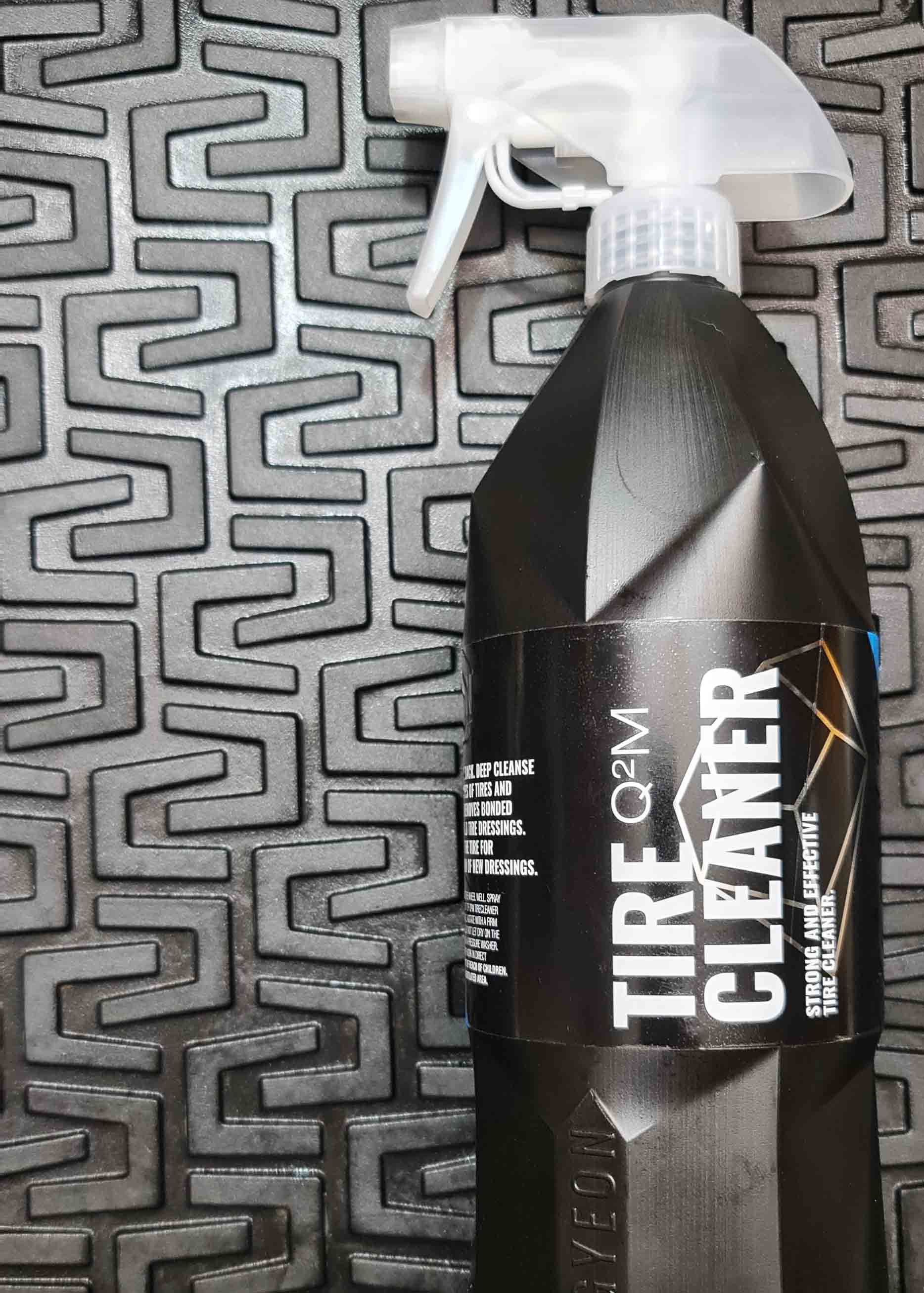Gyeon Q2M TireCleaner - čistič pneumatík a gumových častí 1000 ml