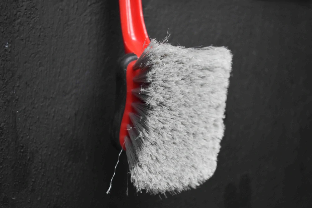 MOTHERS Fender Well Brush - kefa na podbehy