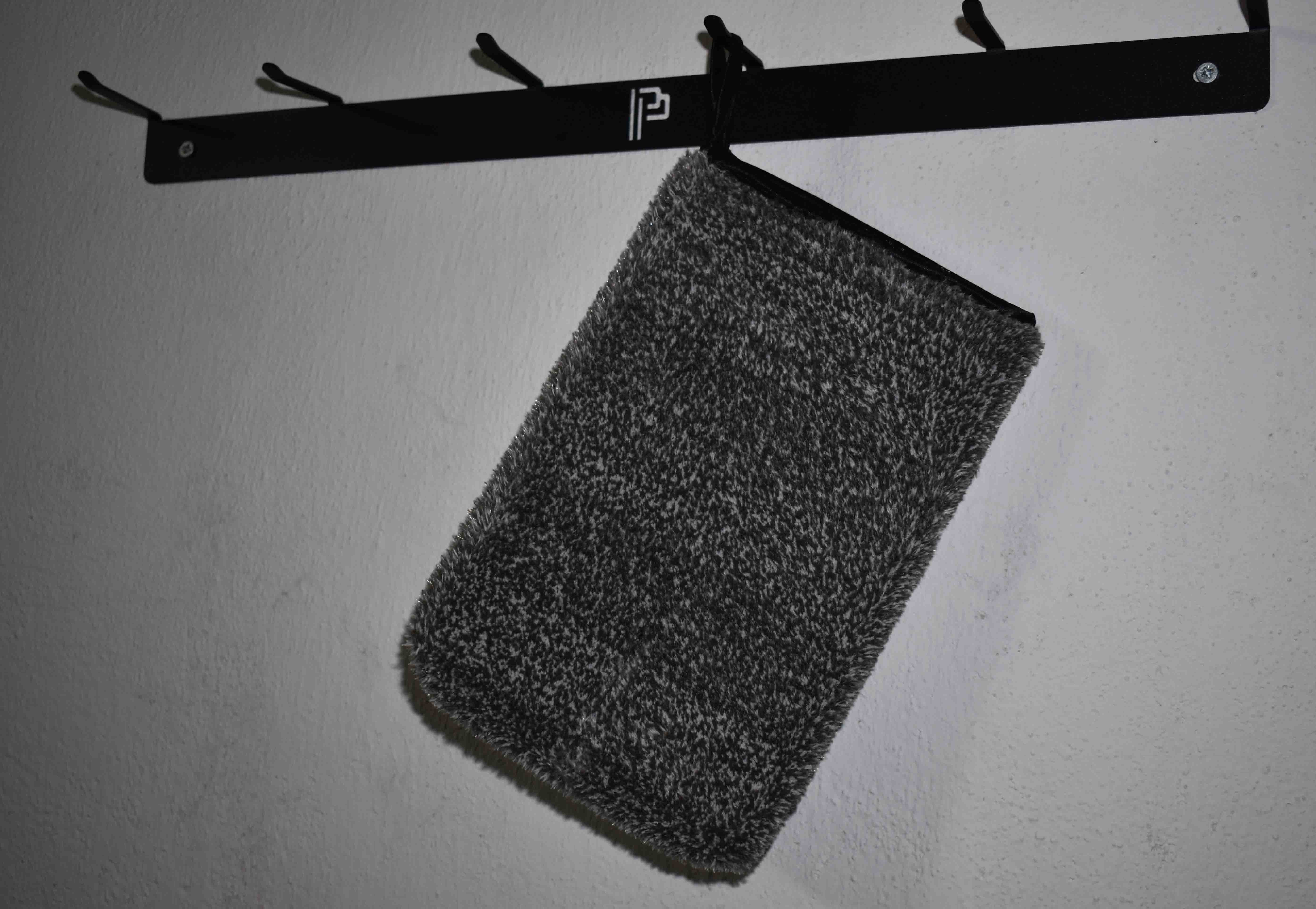 Interior Scrub Mitt - mikrovláknová rukavica na interiér