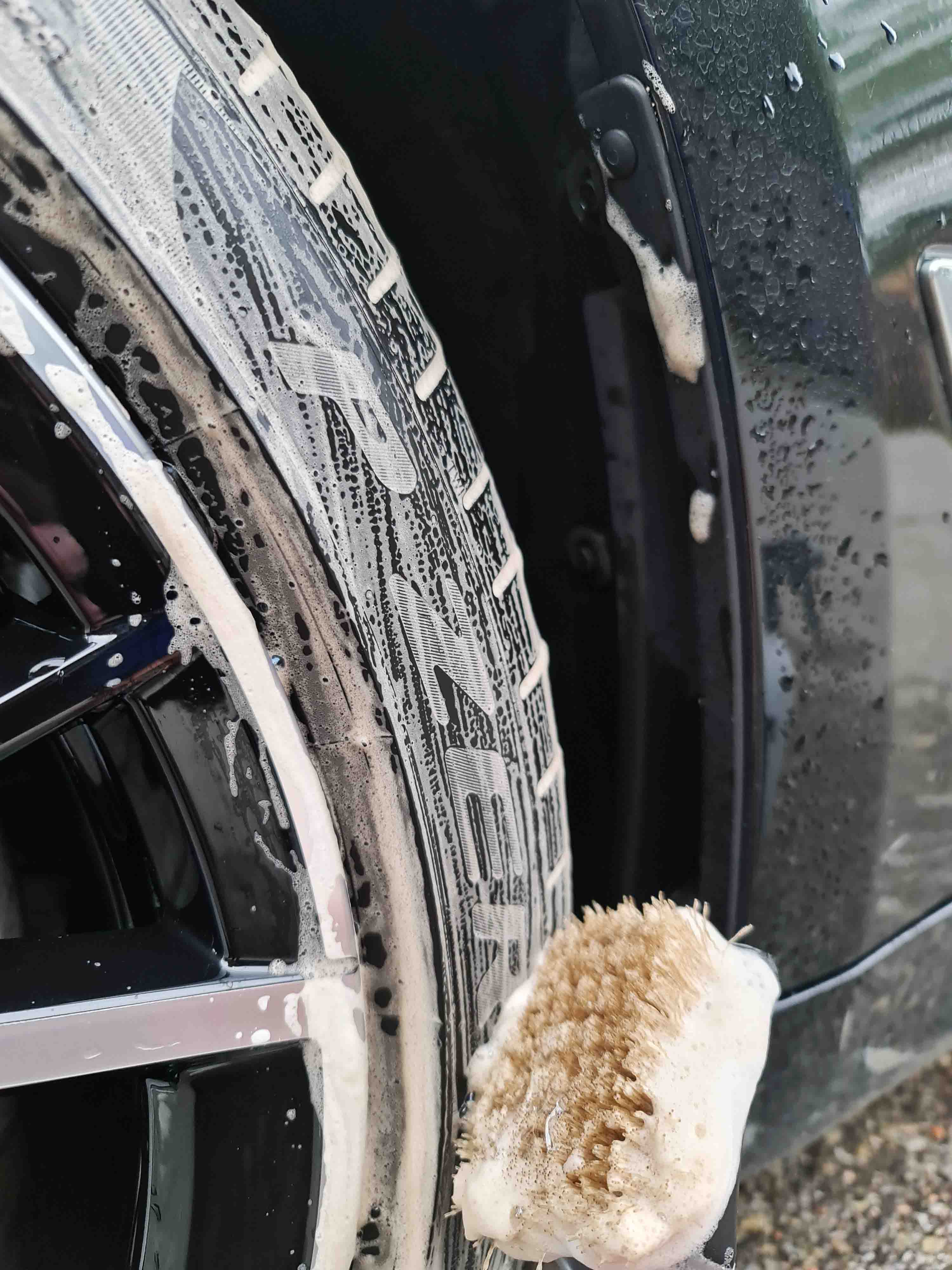 TRC Interior Scrub Brush - Čistiaca kefa na interiér