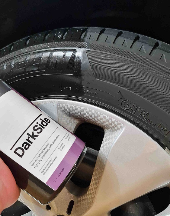 CarPro DarkSide - sealant na pneumatiky 1000ml