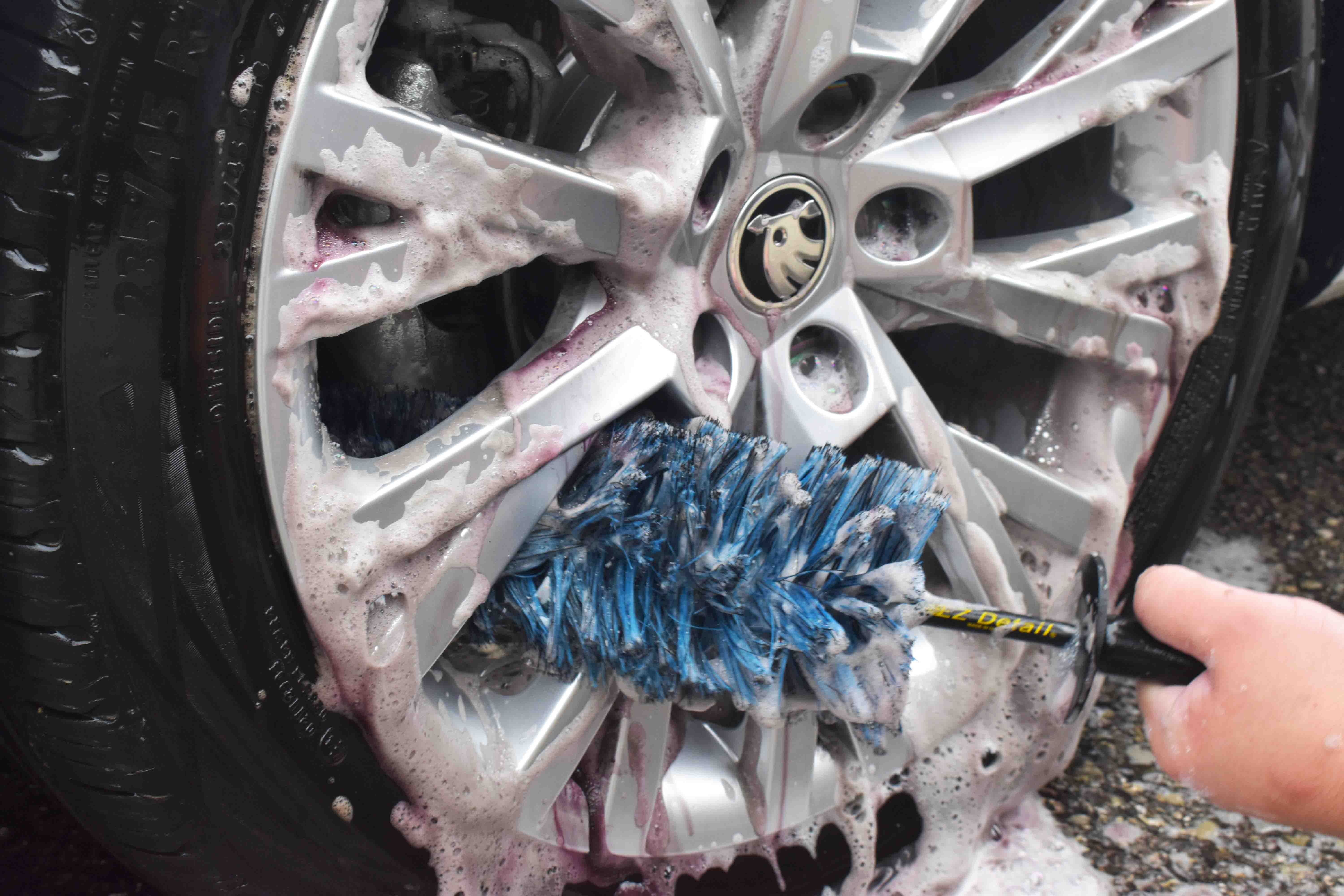 EZ Detail Wheel Brush - kefa na vnútro kolies 33 cm