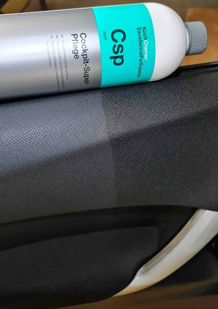 Koch Chemie Cockpit-Super-Pflege Csp - lesklá impregnácia interiéru 1l
