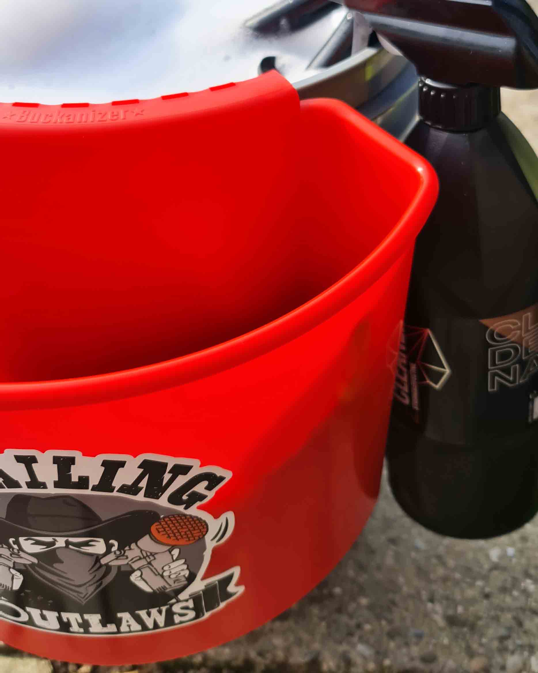 Detailing Outlaws Buckanizer - držiak na kefy a štetce na vedro