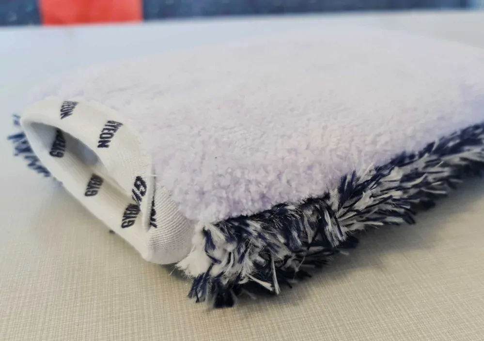 Gyeon Q2M WashPad EVO - obojstranná umývacia rukavica