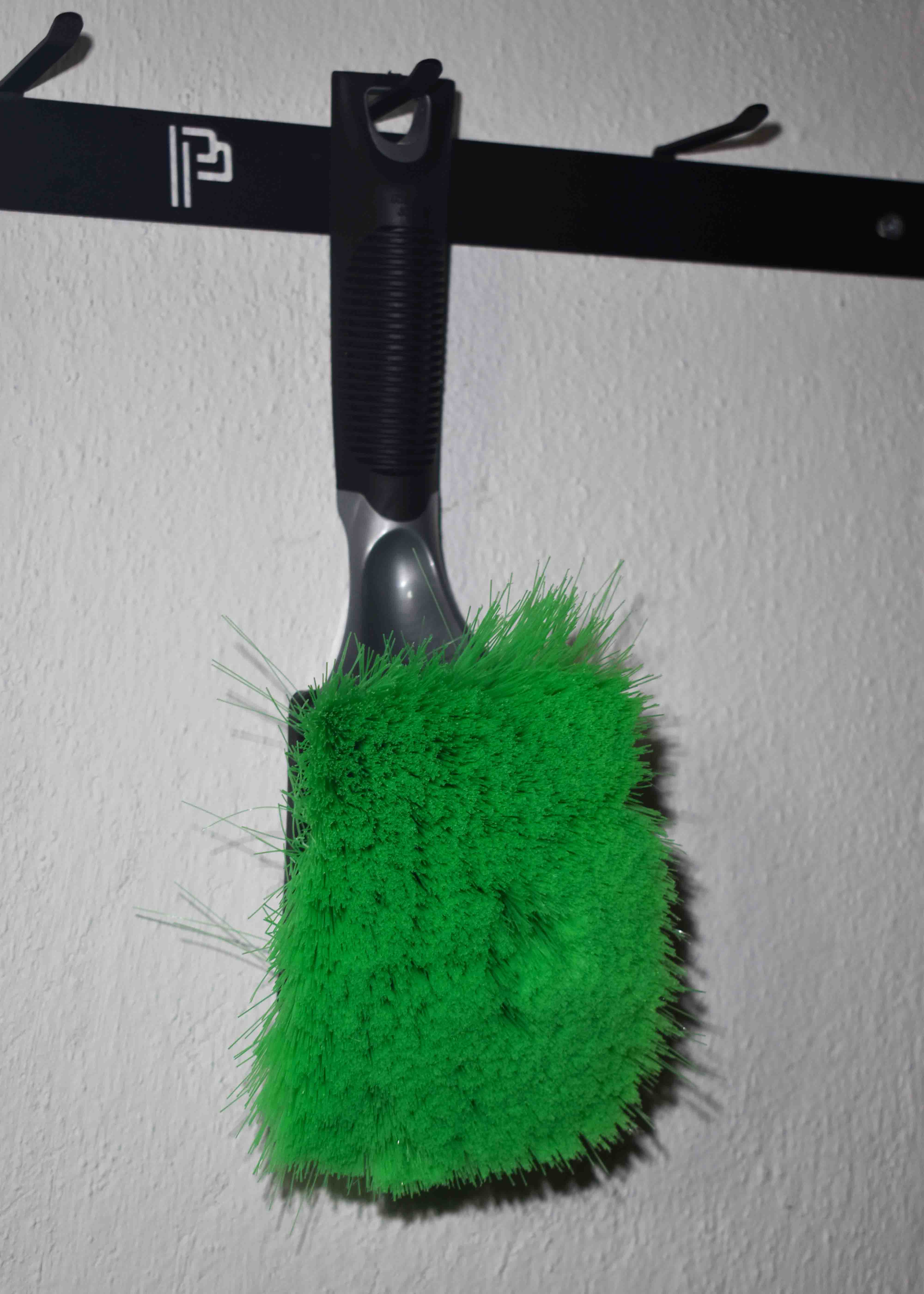 TRC Wheel & Body Brush - Čistiaca kefa na tvár kolesa s jemnými štetinami