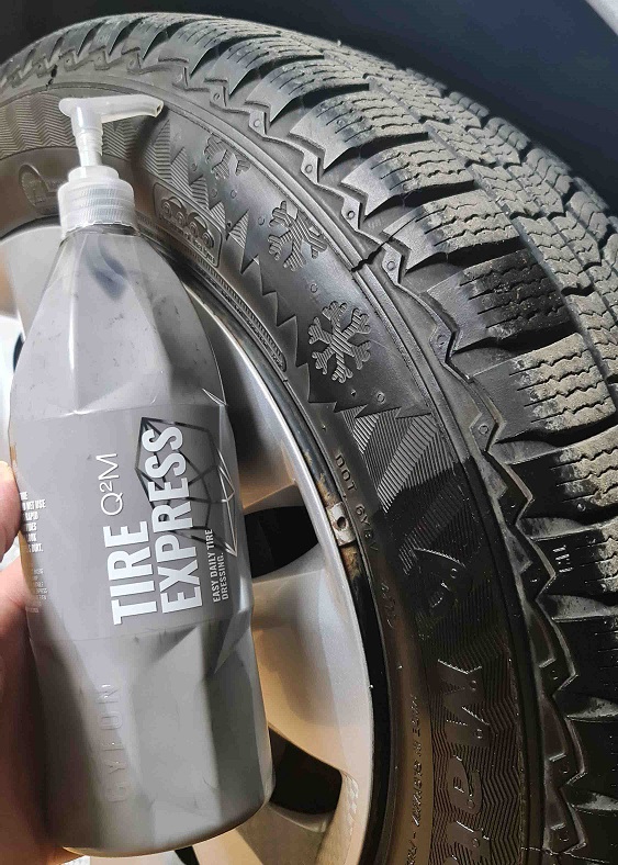 Gyeon Q2M Tire Express- impregnácia pneu 4l