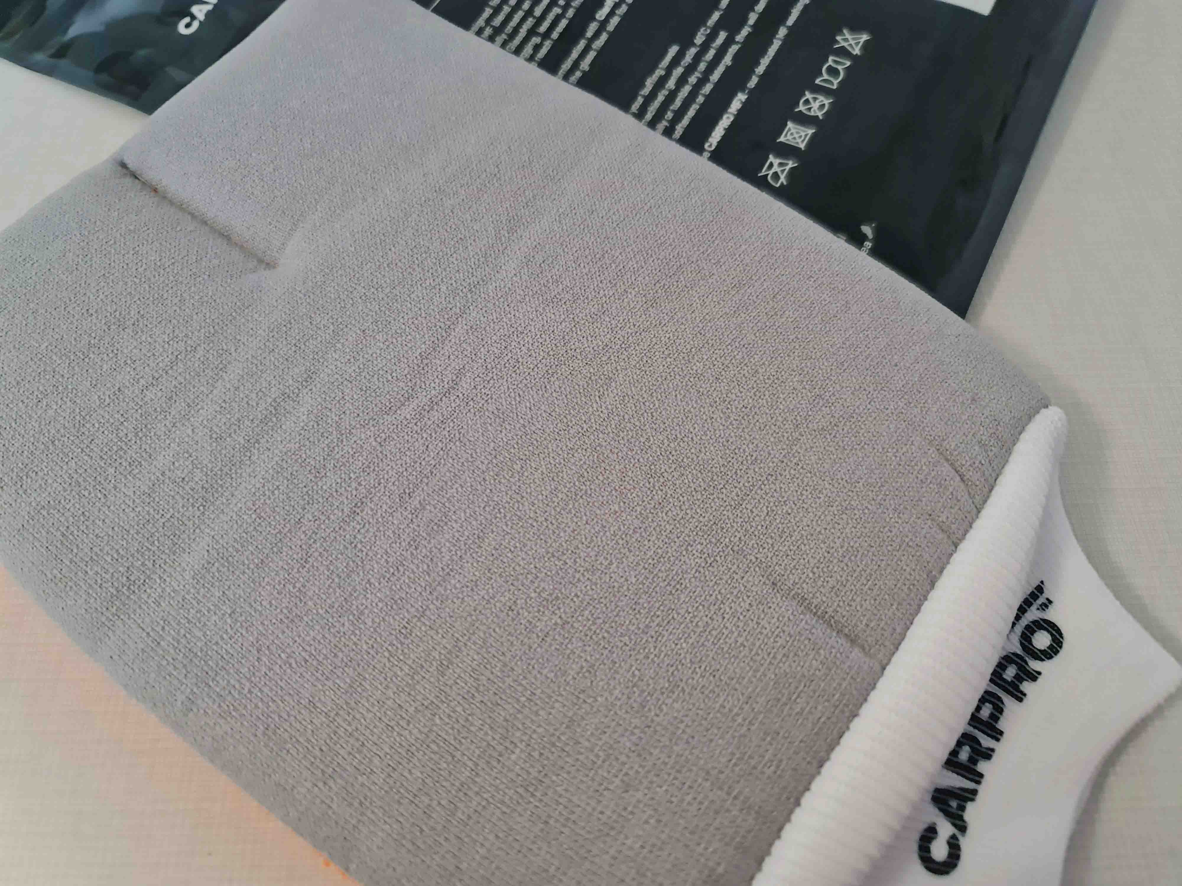 CarPro GlassMitt - mikrovláknová rukavica na okná