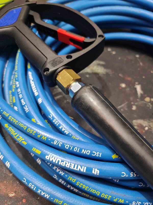 INTERPUMP 250 Bar - pogumovaná hadica s ochranou proti zalomeniu 15 m