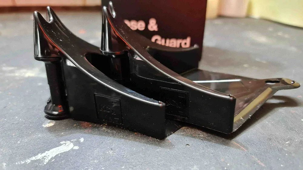 Koch Chemie Hose & Cable Guard - pomôcka pod koleso proti zaseknutiu hadice