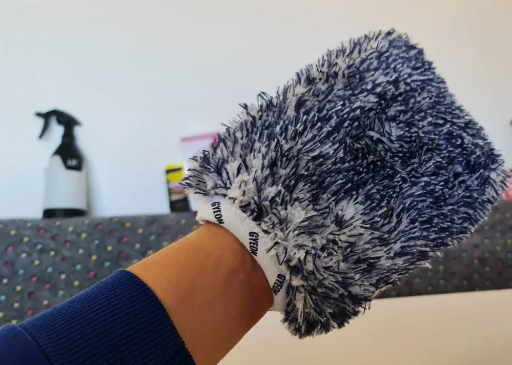 Gyeon Q2M WashPad EVO - obojstranná umývacia rukavica